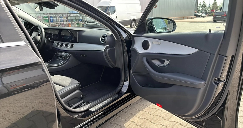 Mercedes-Benz Klasa E cena 212000 przebieg: 57190, rok produkcji 2021 z Wadowice małe 301